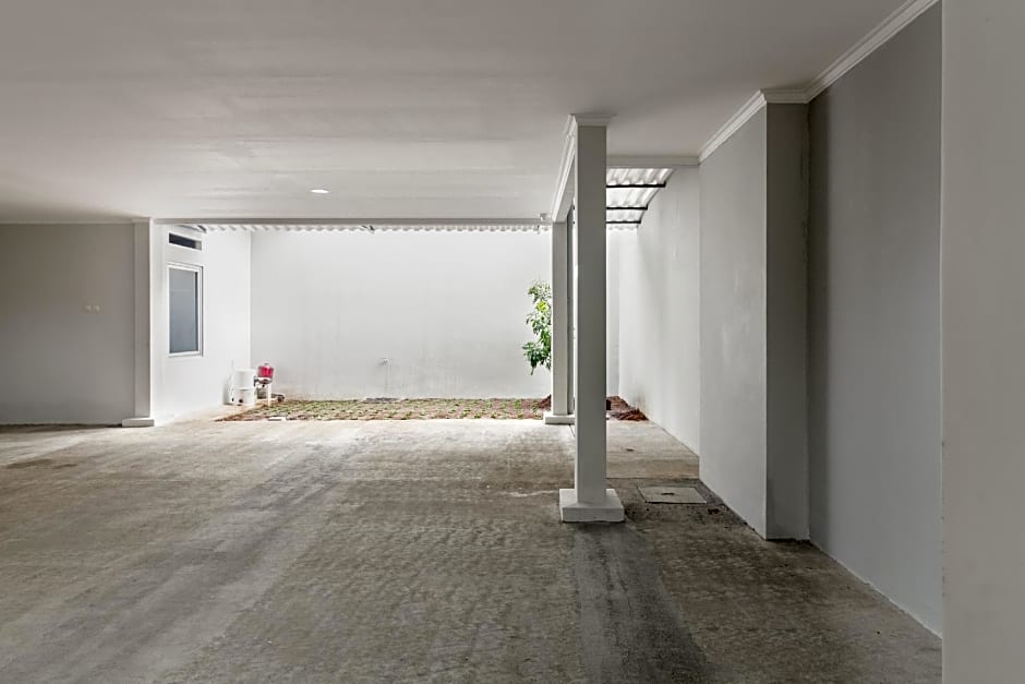 RedDoorz @ Cipete Raya