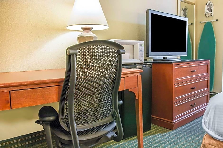Rodeway Inn Grand Haven