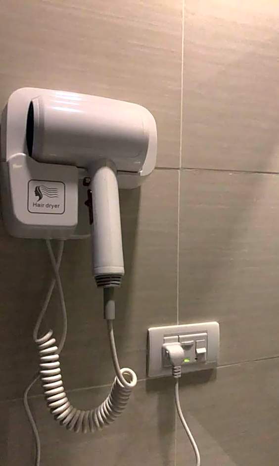 Mactan Newtown 8Newtown Boulevard Beach Condo RM9