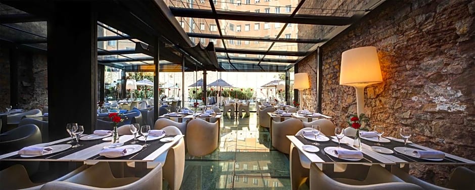 Olivia Plaza Hotel