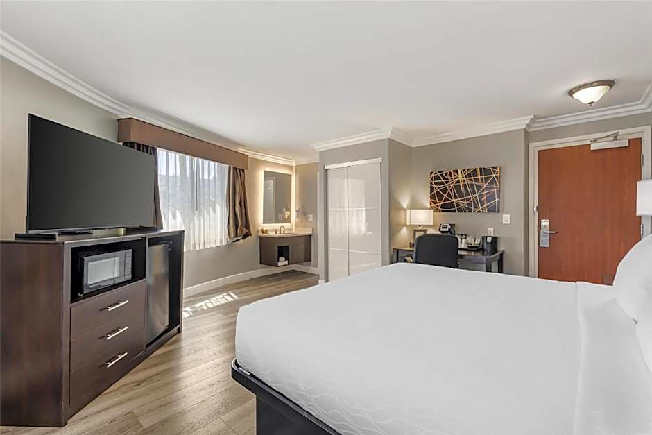 Best Western Plus LA Mid-Town Hotel