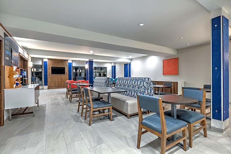Holiday Inn Express Hotel and Suites Valparaiso By IHG