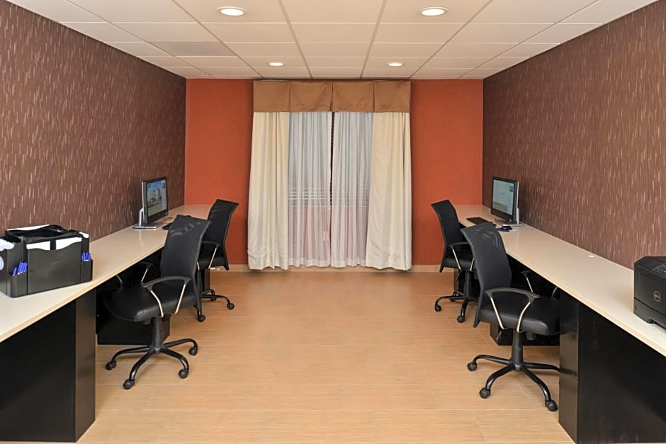 Holiday Inn Express & Suites Peekskill-Lower Hudson Valley By IHG