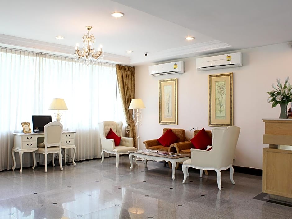 Romance Hotel Srinakarin