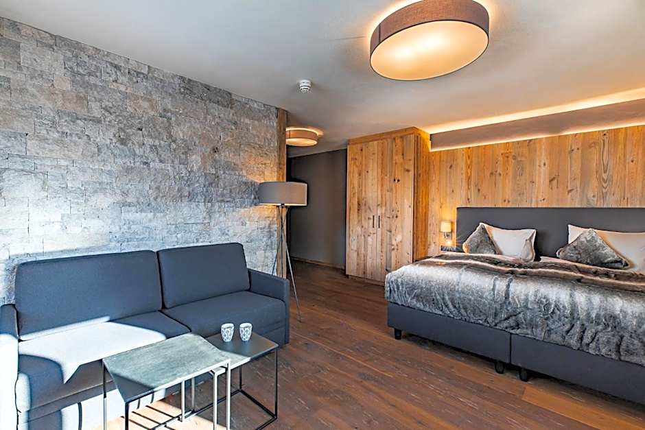ALMMONTE SENSUM SUITES - Funky Living Hotel