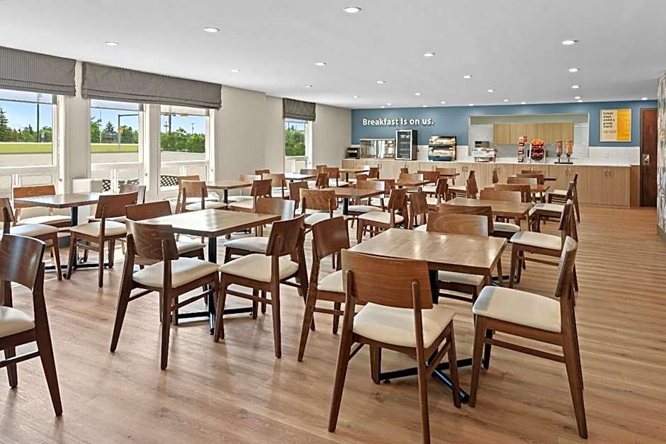 Days Inn by Wyndham Regina