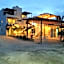 LunArena Barefoot Hotel