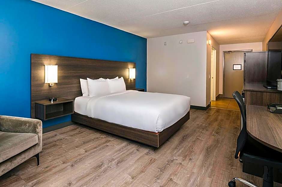 Comfort Suites Kingston Central