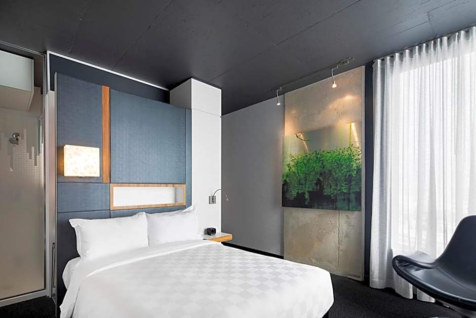 Alt Hotel Toronto Pearson