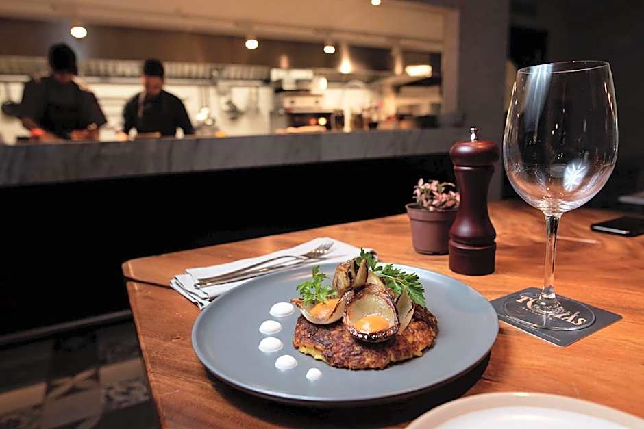 SORO Montevideo, Curio Collection by Hilton