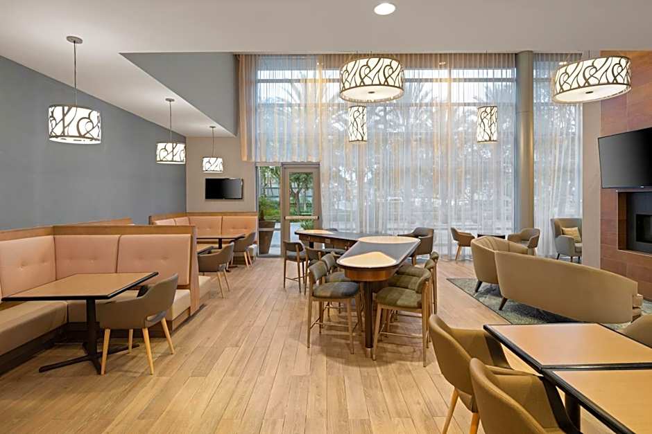 Homewood Suites by Hilton Anaheim Resort
