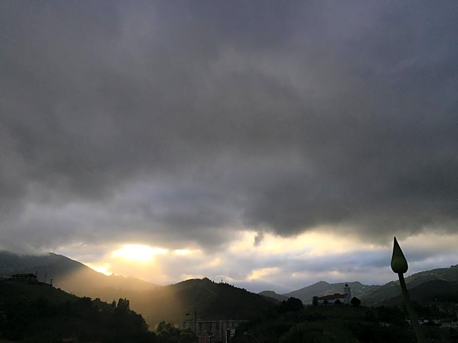 ABARAXKA HOSTEL Disfruta la Vía Verde del Urola hasta la Playa - Naturaleza Montañas y Riqueza Cultural