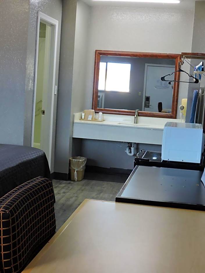 Coachman's Inn & Suites