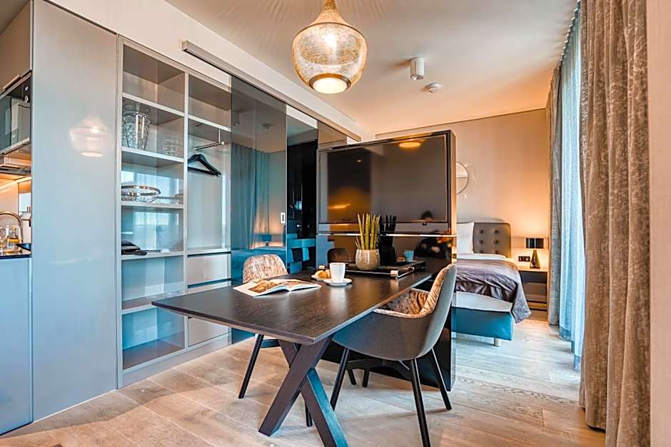 CLOUD No7 APARTMENTS - The Original