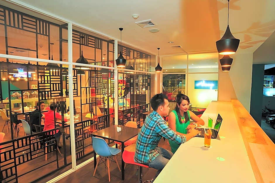Idoop Hotel by Prasanthi