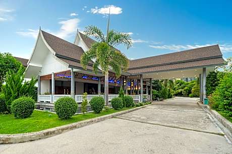Phuket La Siesta, Naiharn Beach
