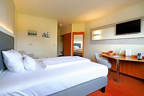 Standard Room 3 Single Beds