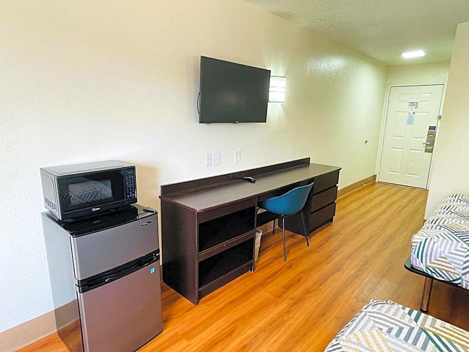 Motel 6-Duncanville, TX - Dallas