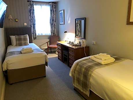 Twin Room with Shower