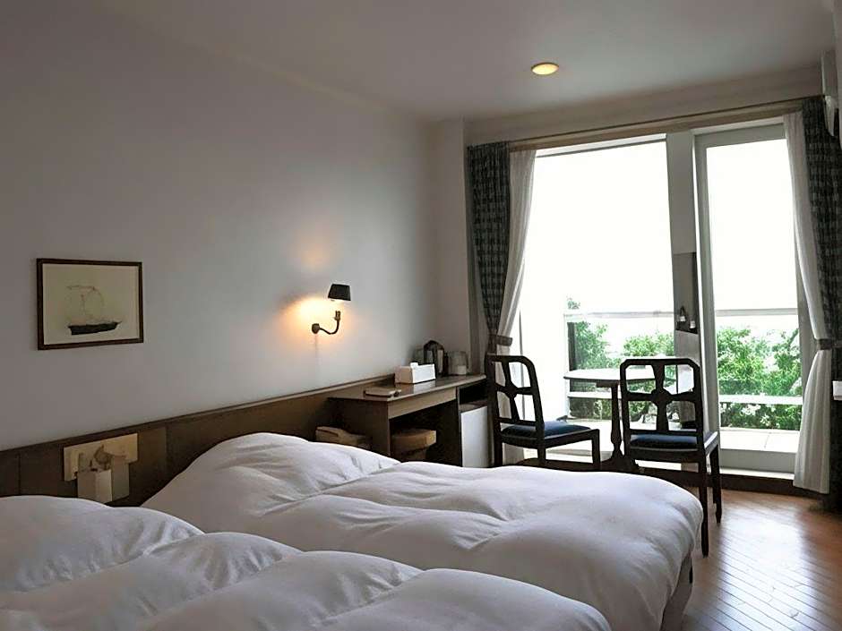 hotel cliff-side