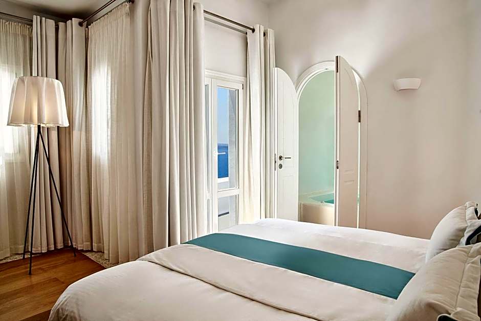 Photo 1 of 4 of Superior Suite, Jetted Tub