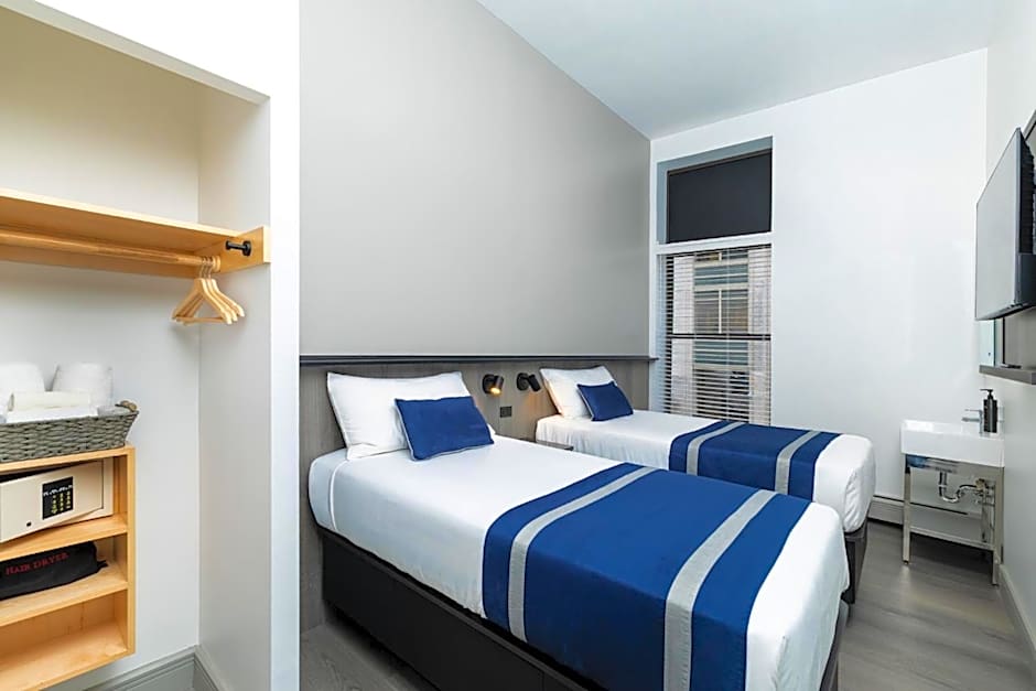 Photo 1 of 3 of Standard Twin Room with Shared Bathroom