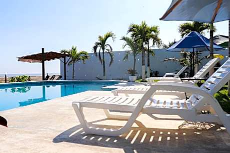 Hotel Lunazul In Costa Esmeralda