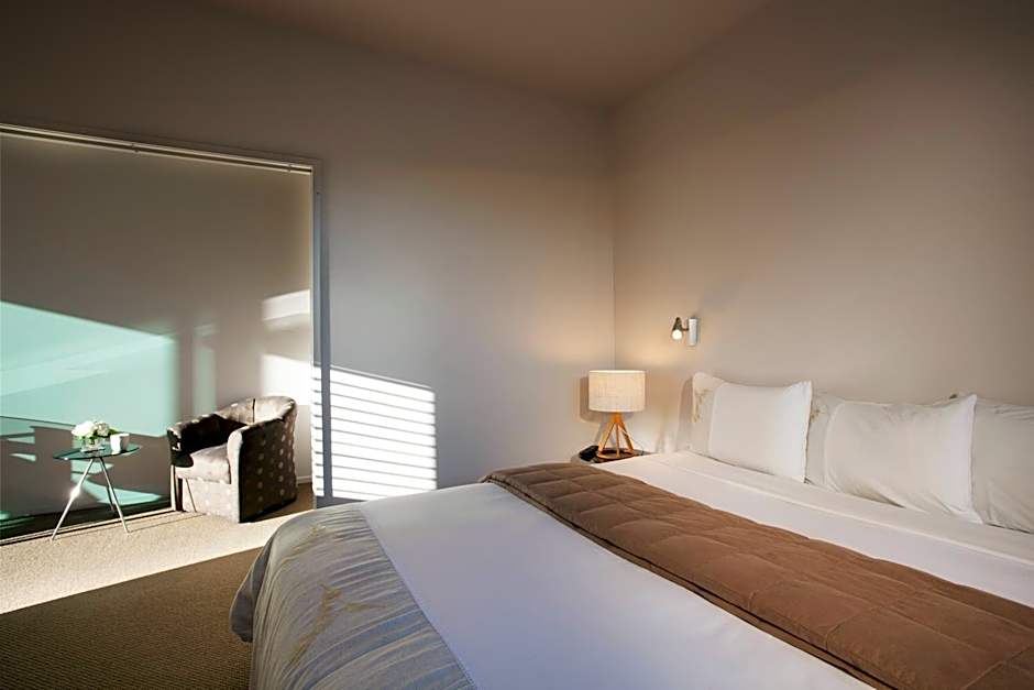 Broadway Motel & Miro Court Villas