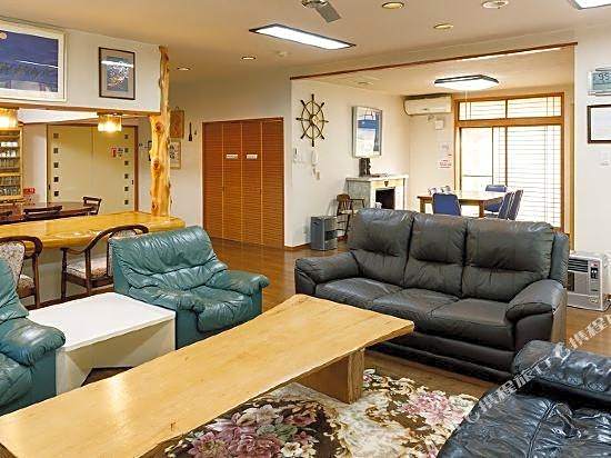 Heart Land Hills in Noto 37 Trailer House Sho