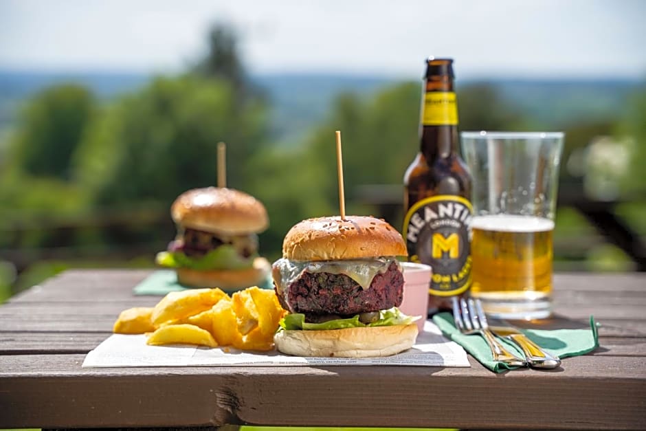 Rising Sun Pub, Restaurant and Rooms