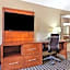 Comfort Suites Delavan - Lake Geneva Area