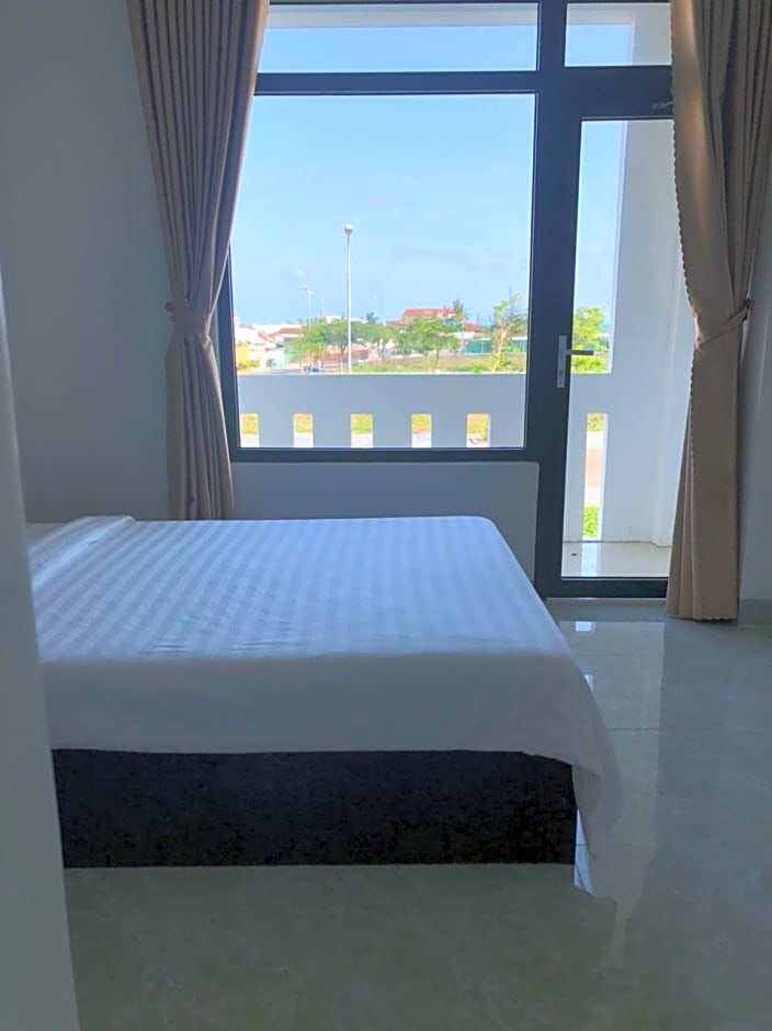 MOON HOTEL