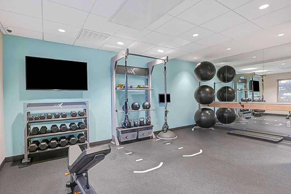 Tru By Hilton Lathrop, CA