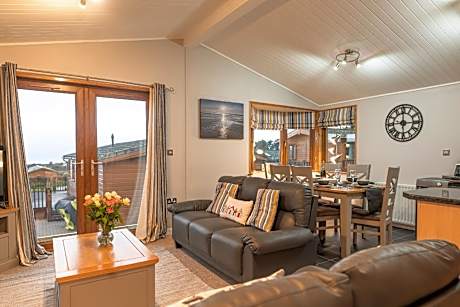 31 Ocean Terrace with Hot Tub Available to Hire