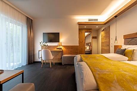 Double Room Business