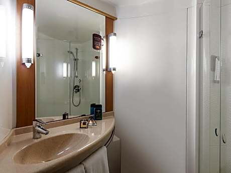 Standard Room with 2 Single Beds