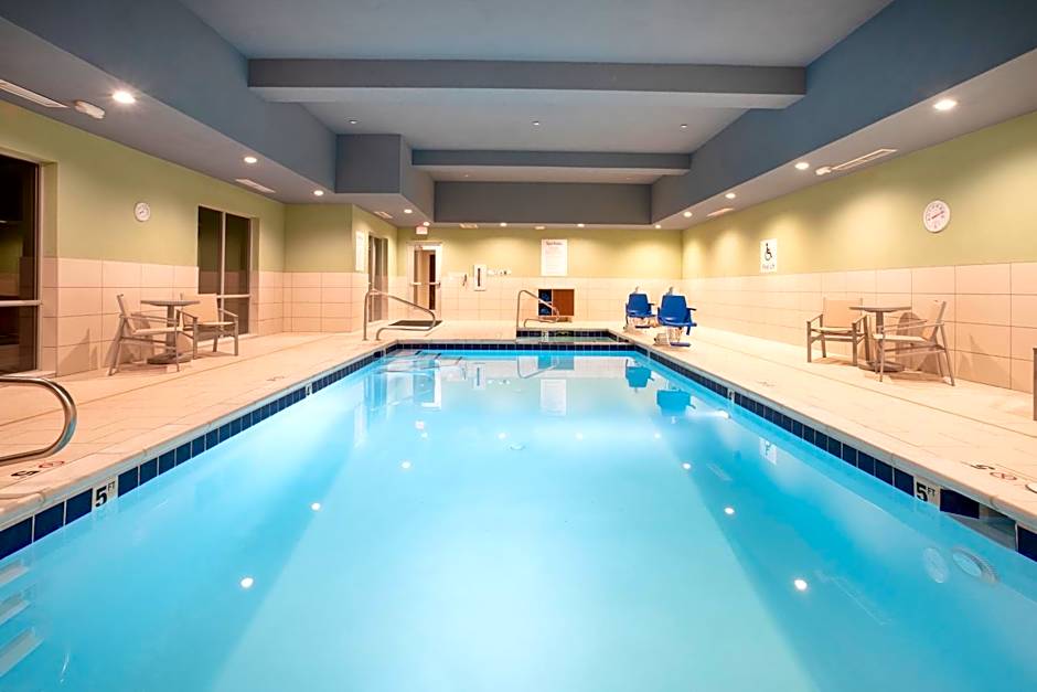 Holiday Inn Express & Suites Sterling By IHG