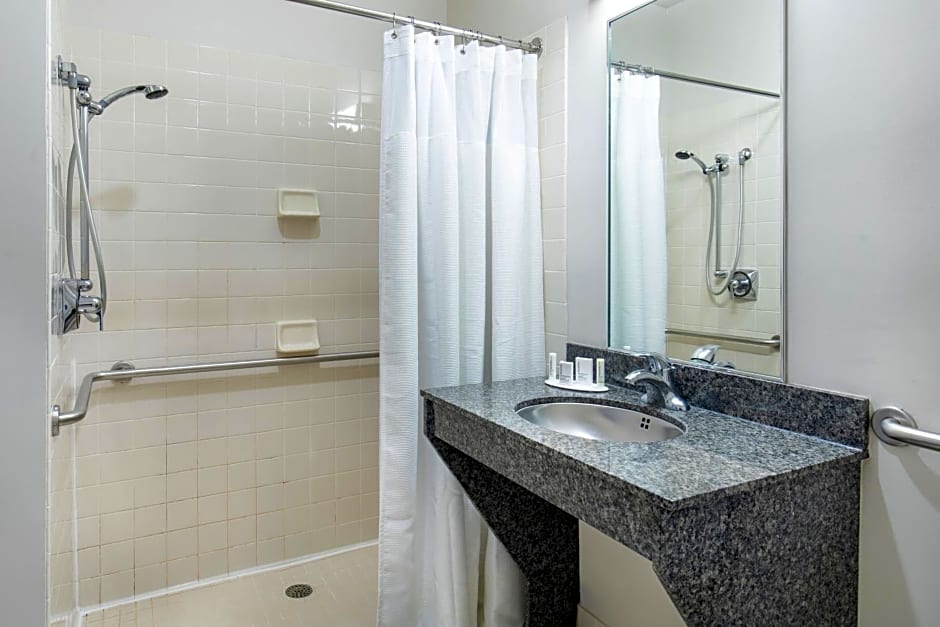 Fairfield Inn & Suites Lancaster