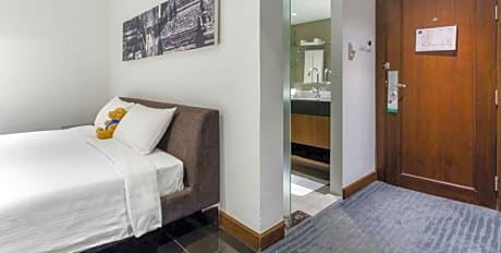 M Deluxe Single Room