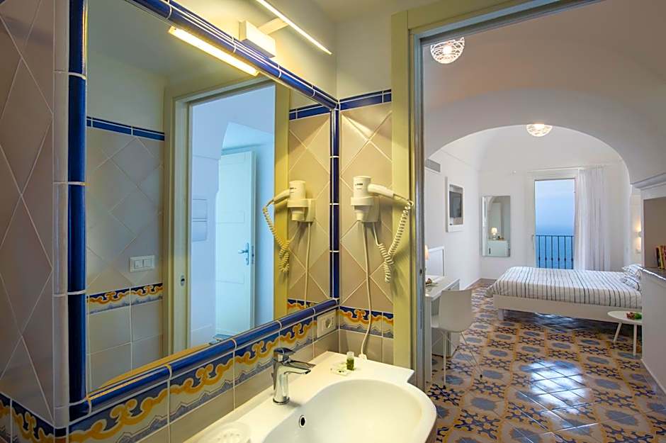 Albadamare Boutique Hotel