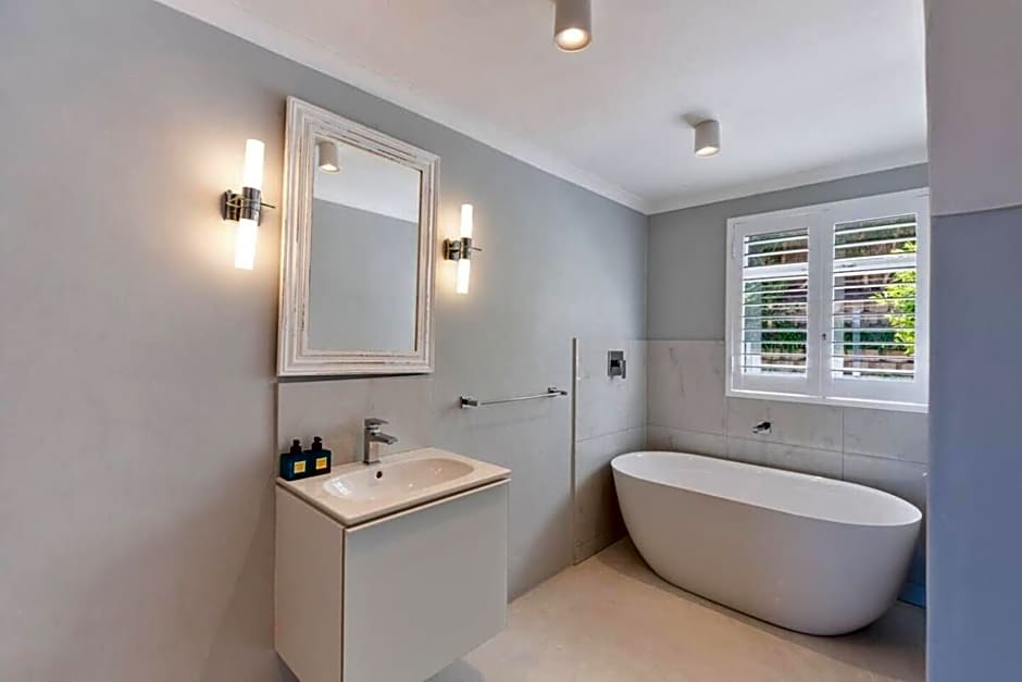 Sublime Five Bed Property In Glorious Setting