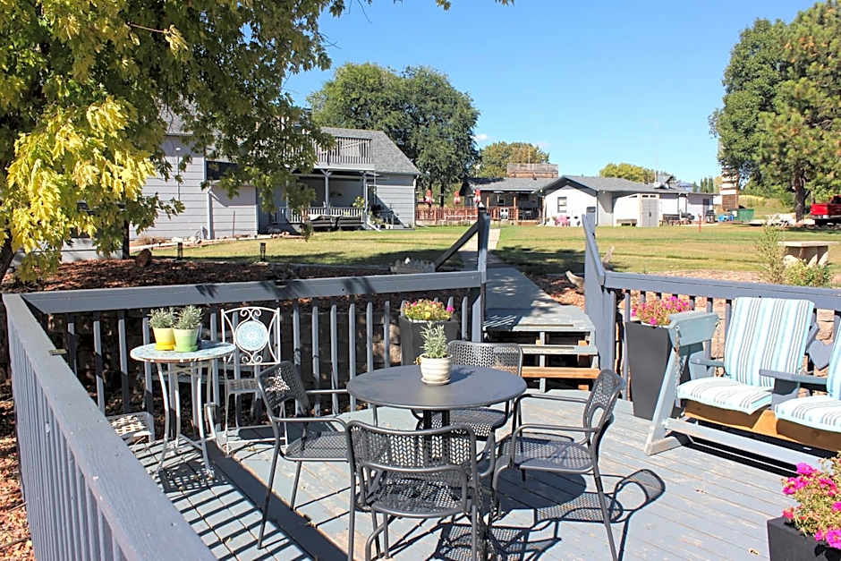 Sweetgrass Inn Bed & Breakfast