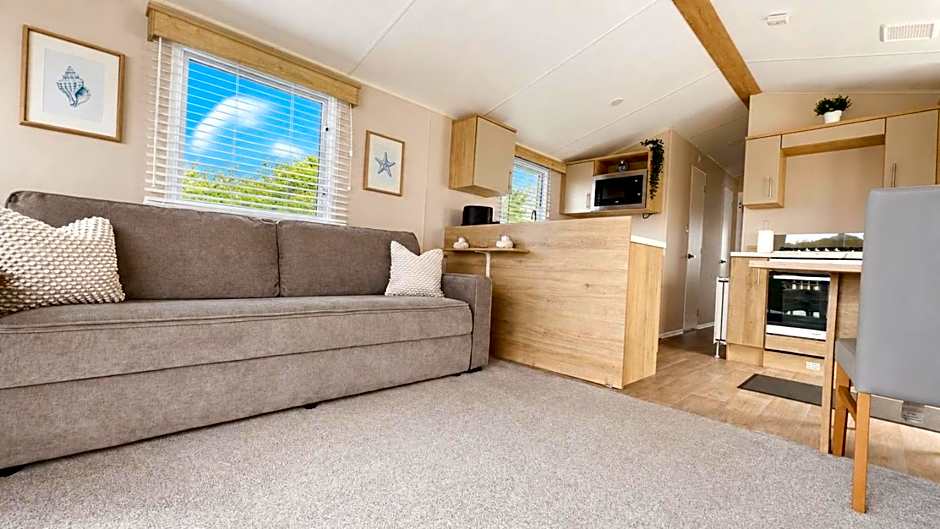 Tide & Anchor - Newperran 102