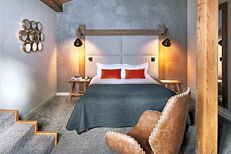 THE LOVE AT FIRST SIGHT SUITE