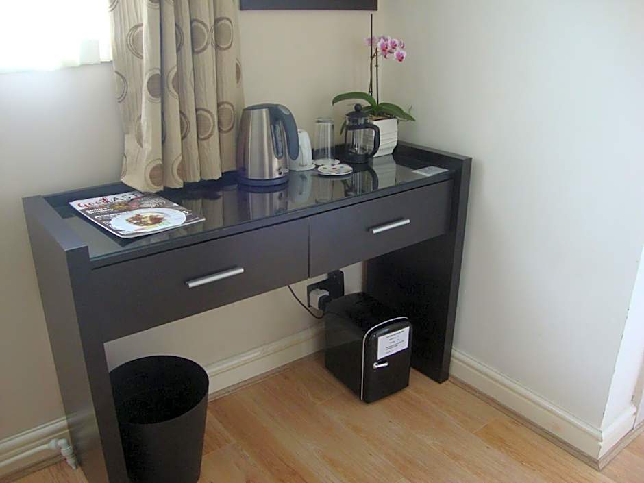 Canal View Bed And Breakfast