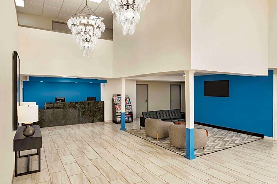 Baymont by Wyndham Blackwell I-35