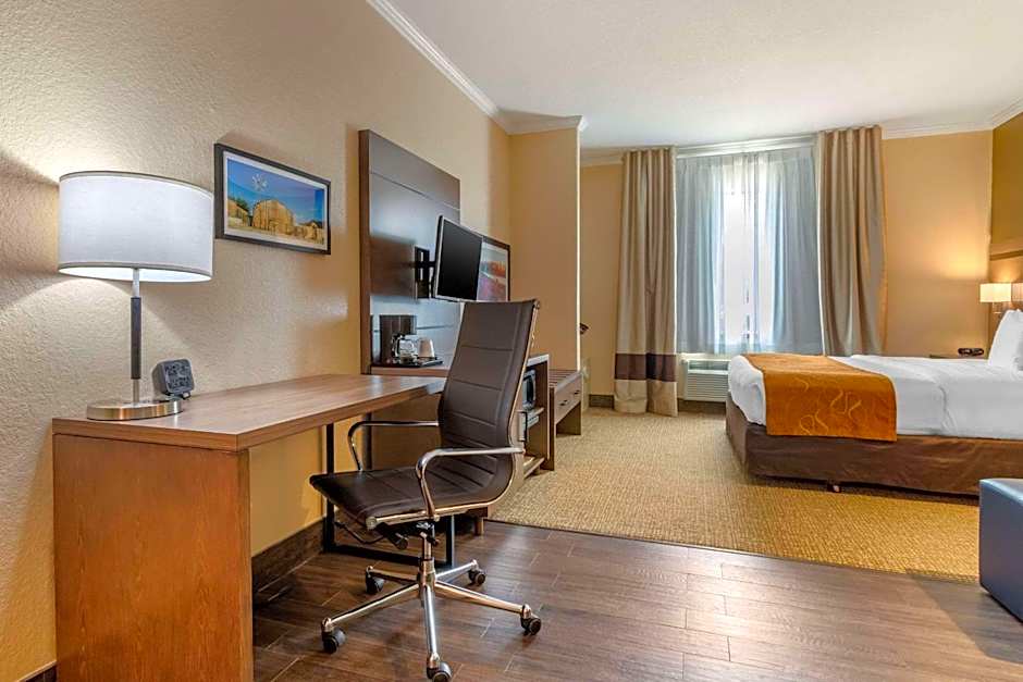 Comfort Suites Baytown I 10
