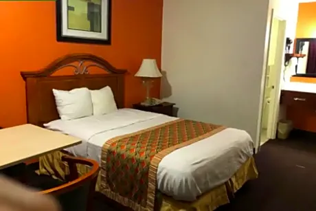 Room with Full Bed Accessible