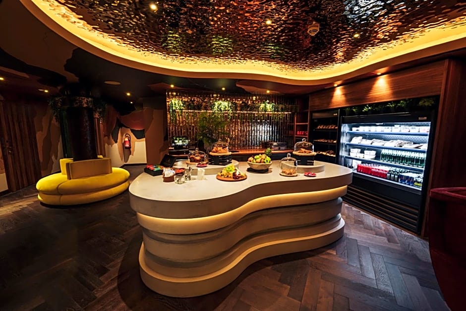 Superior East Wing Rooms by FIVE Zurich