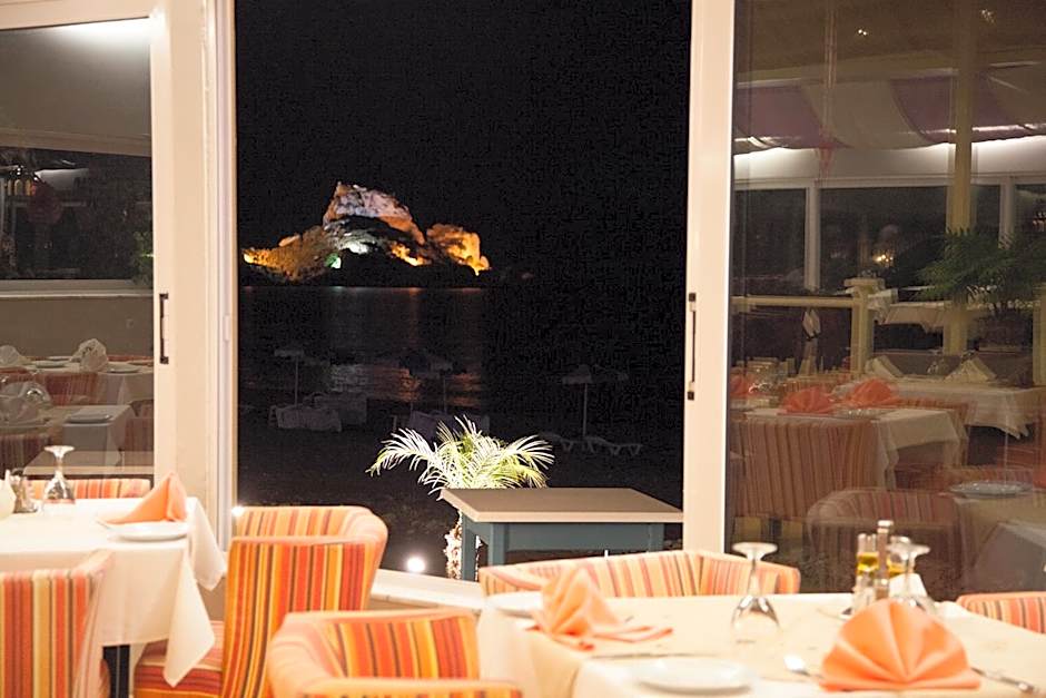 Sacallis Inn Beach Hotel